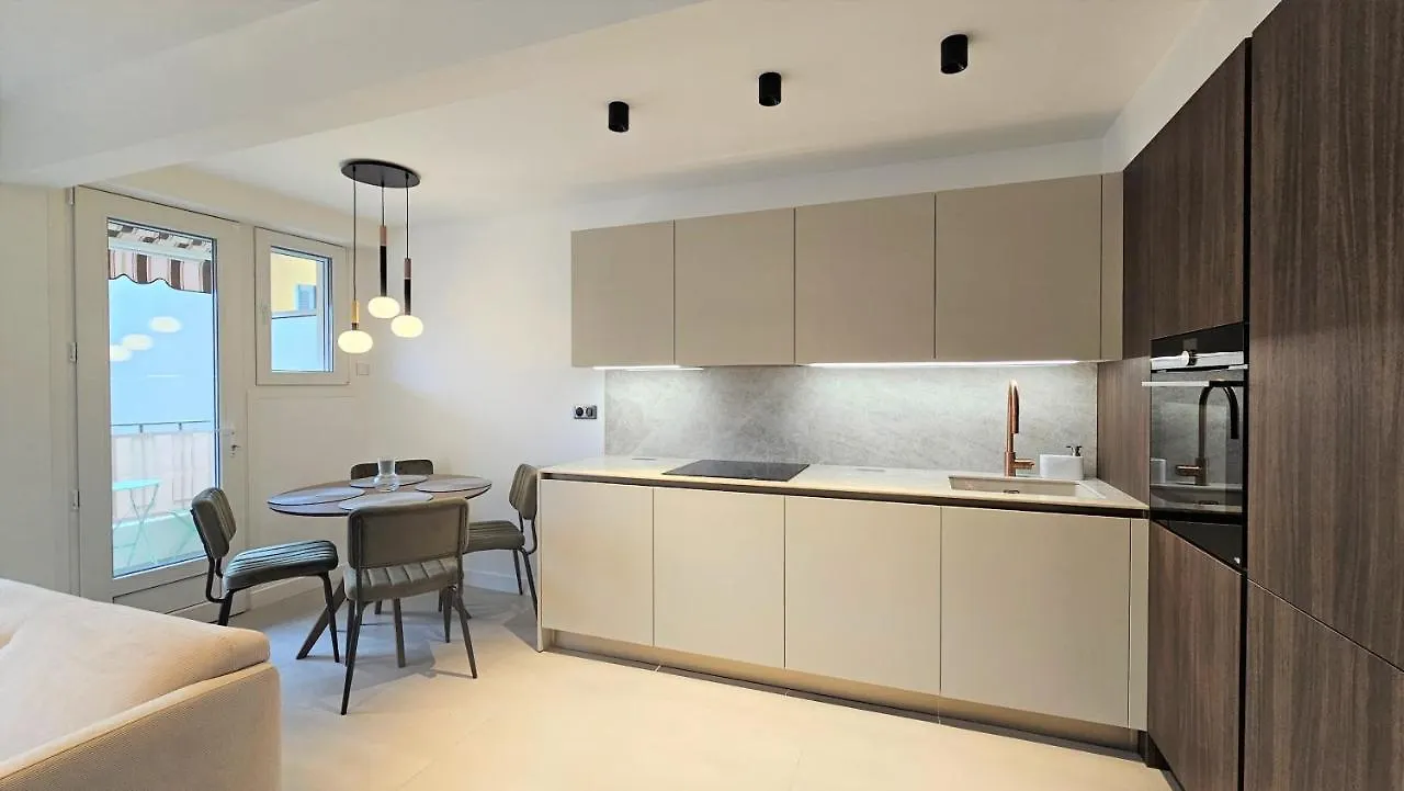 Apartment Cannes Banane 3 Pieces Renove Tout Equipe Au Coeur De Cannes - Garage Prive