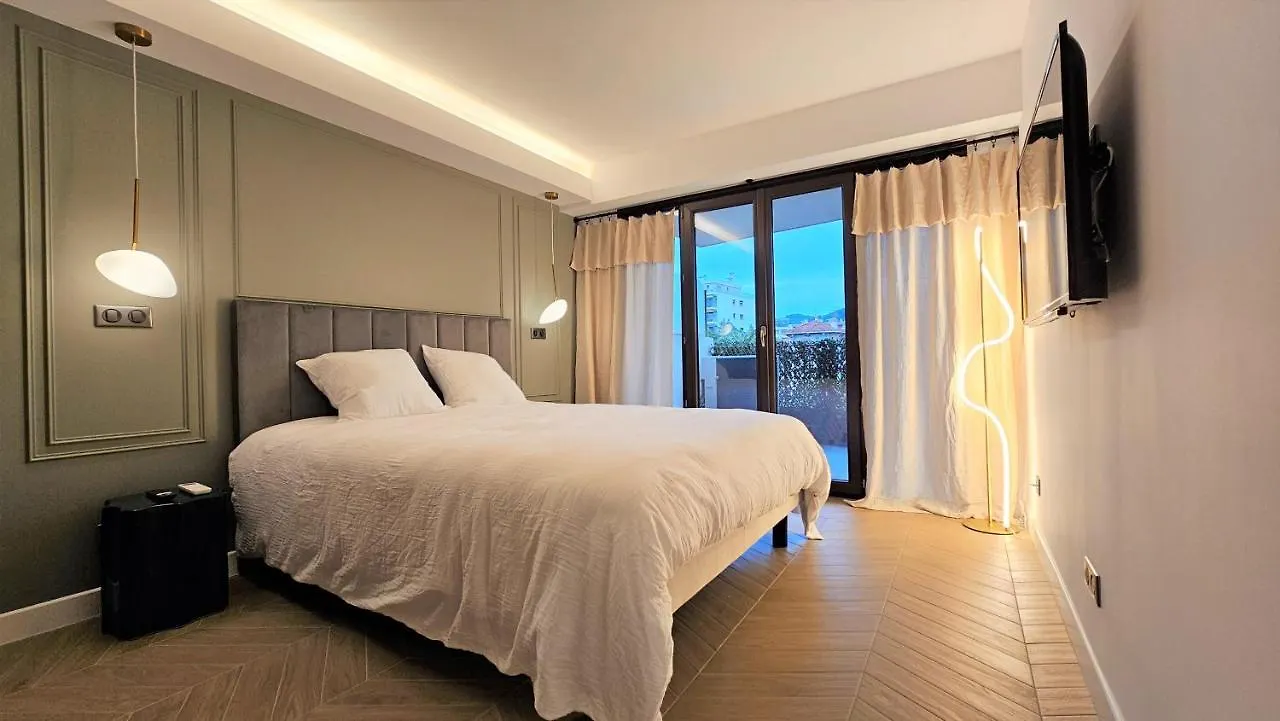 Cannes Banane 3 Pieces Renove Tout Equipe Au Coeur De Cannes - Garage Prive location