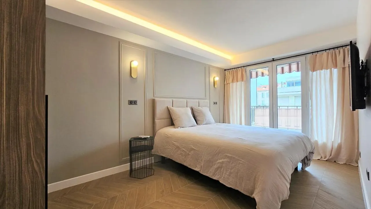 Apartment Cannes Banane 3 Pieces Renove Tout Equipe Au Coeur De Cannes - Garage Prive